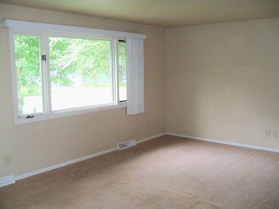2nd image of 1314 Lynn Ave