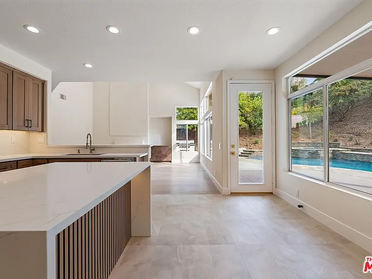 18500 Saint Moritz Dr — Photo 19