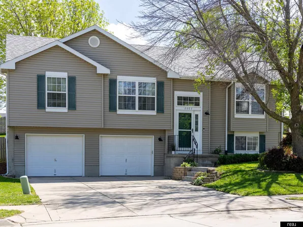 2603 Arrowhead Ln, Bellevue, NE 68123
