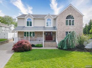 30 Raymond St, Hasbrouck Heights, NJ 07604