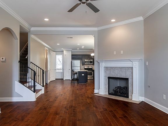 5th image of 107 Westbury Cir