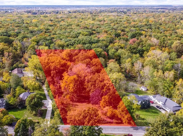 26674 E River Rd, Grosse Ile, MI 48138