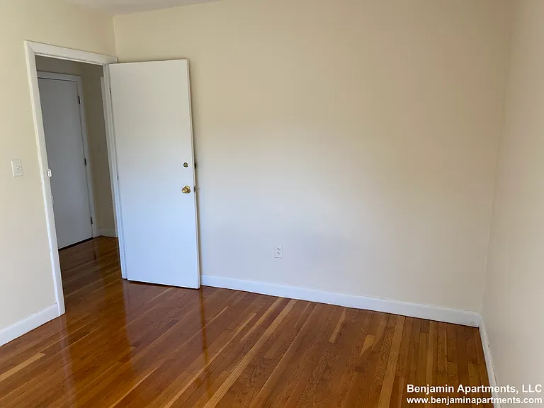 90 Gardner St #18 — Photo 6