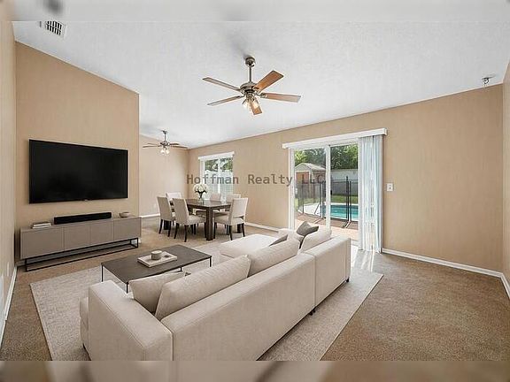 3rd image of 6713 S Sheridan Rd