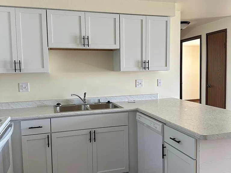 Shadow Creek Apartments — Photo 13