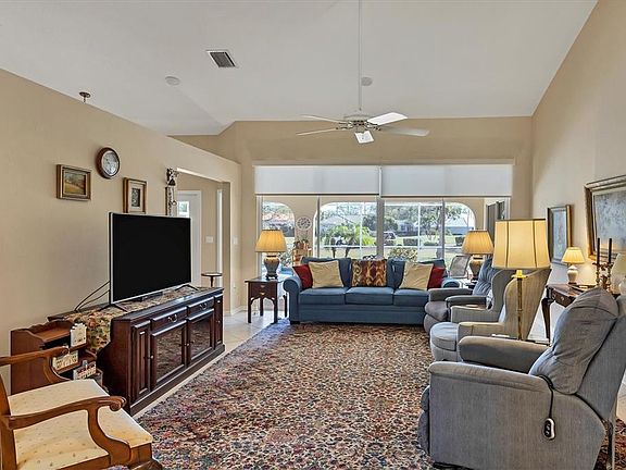 3rd image of 587 Khyber Ln