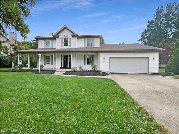 2nd image of 252 Ravenshollow Dr