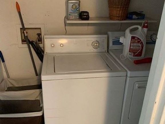 3rd image of 431 Glen View Ct #437