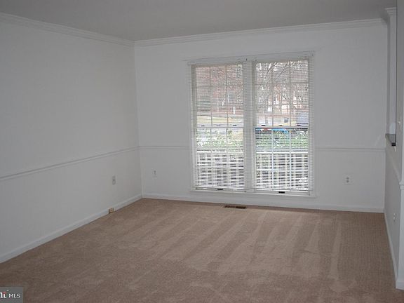 4th image of 4121 Hampstead Ln
