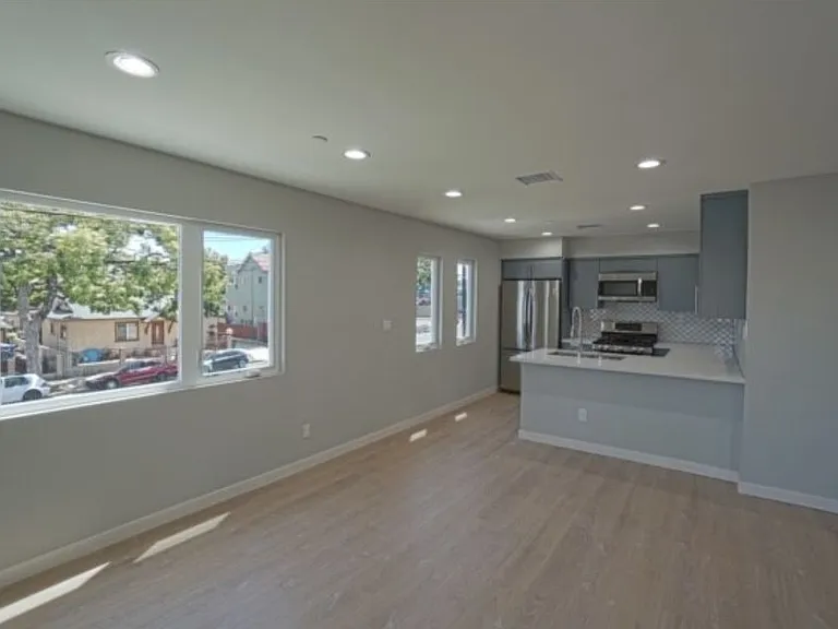4271 Rosewood Ave #1/2 — Photo 6