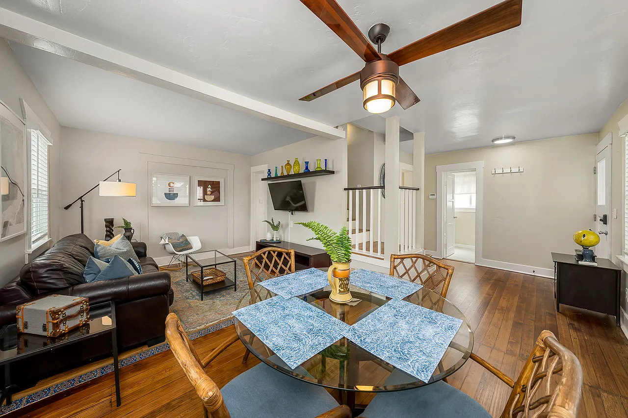 2 bed, 1118 sqft, $4,700 — Photo 3