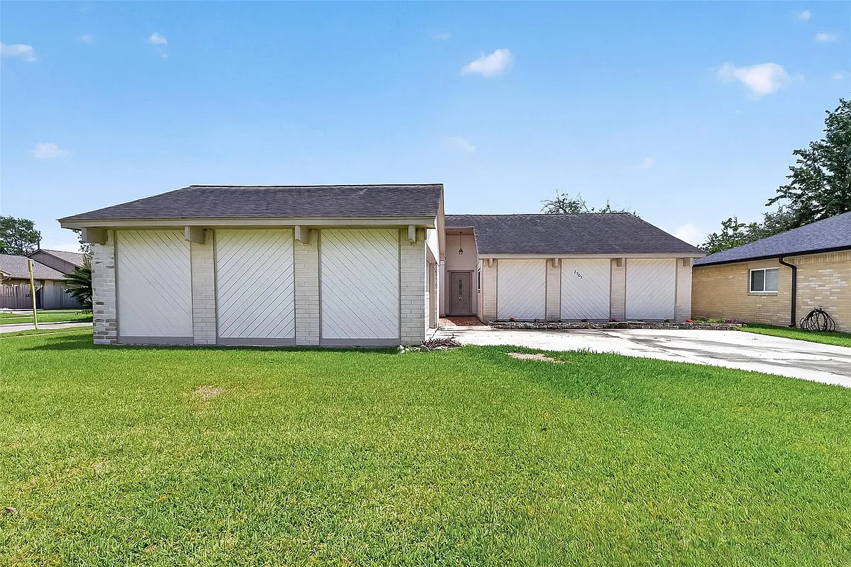 Building Photo - 2503 Corral Trl