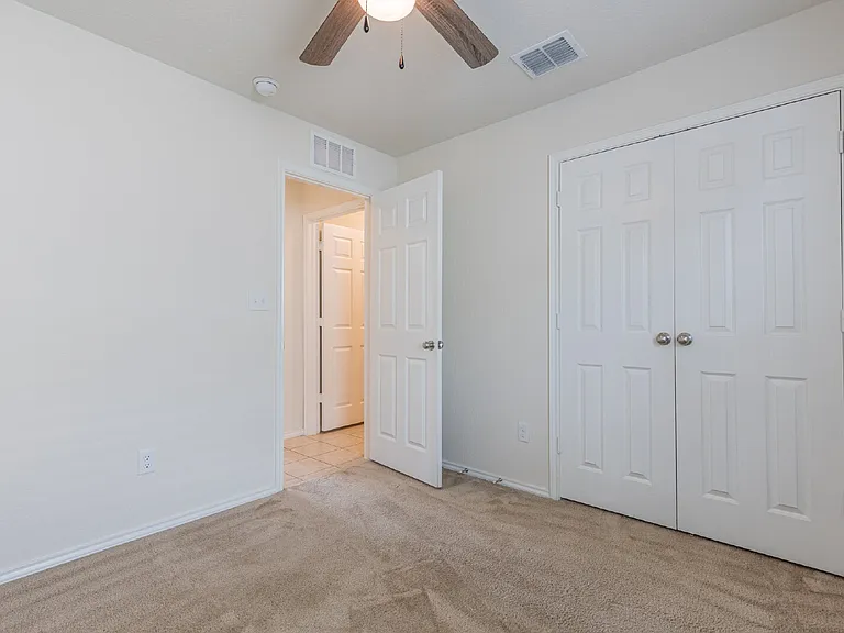 10203 Reyes Hts — Photo 14