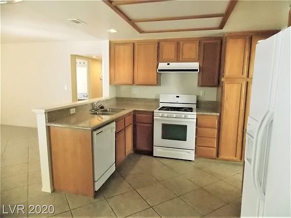 5th image of 1209 Red Hollow Dr