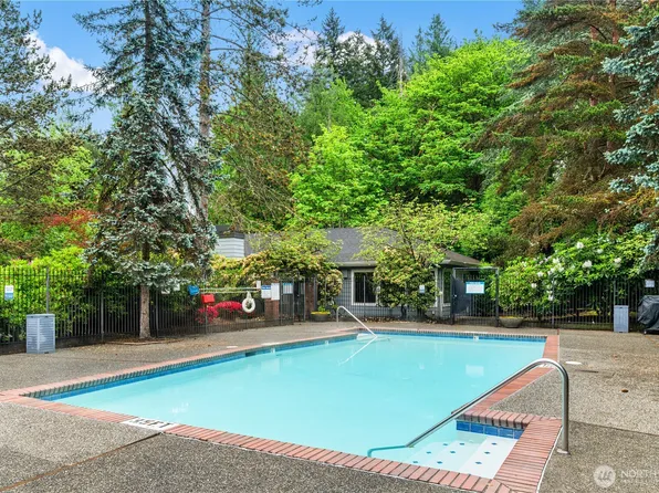 12618 100th Lane NE #J248, Kirkland, WA 98034