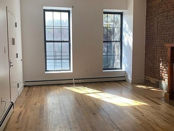 2nd image of 825 Putnam Ave #3