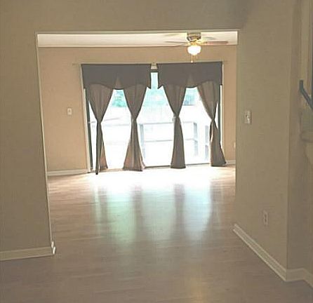 3rd image of 121 Windsor Pines Way APT H