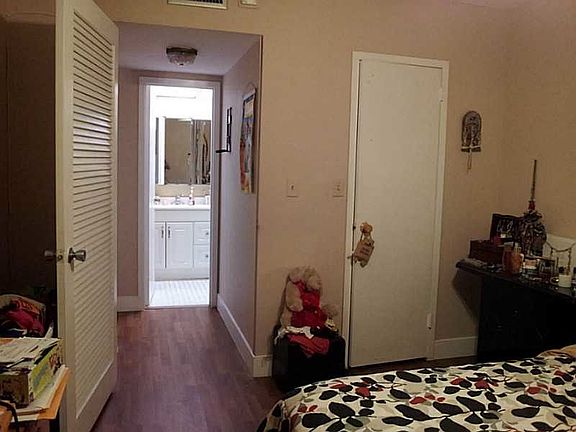 5th image of 200 177th Dr APT 506