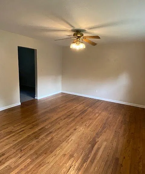 855 Brookside Ln — Photo 2