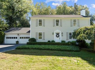 1165 Stillson Rd, Fairfield, CT 06824