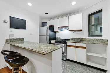 Rented by Cooper & Cooper Real Estate