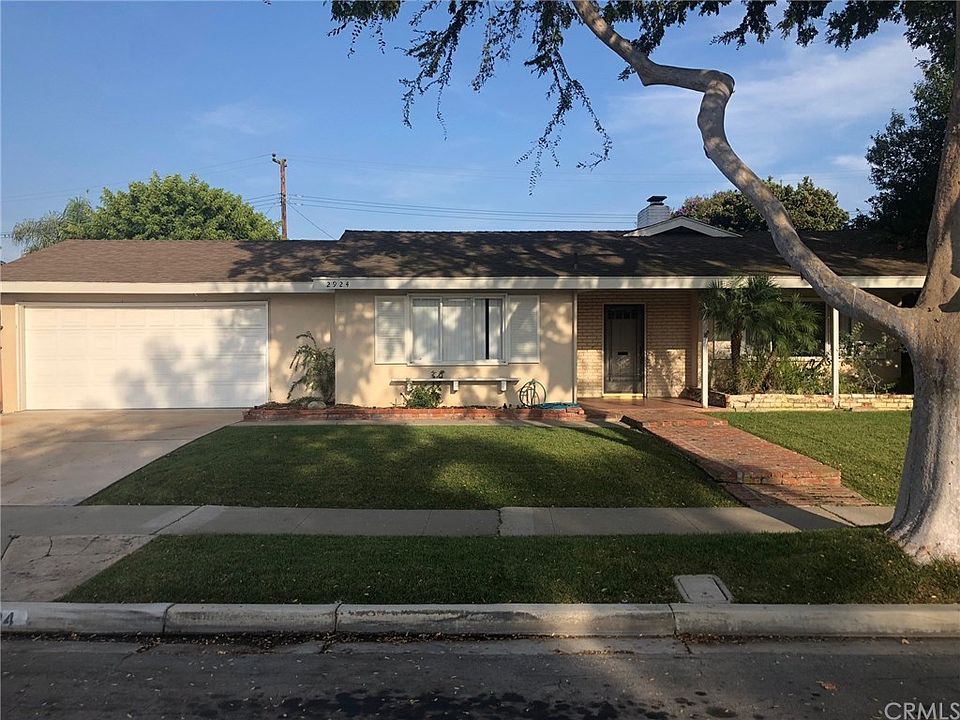 1st image of 2924 Baker St