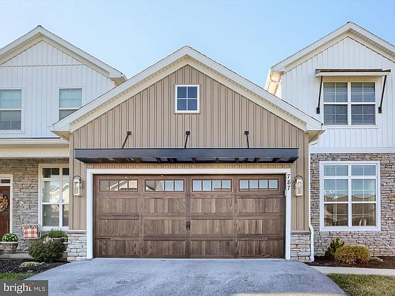 2nd image of 787 Aurora Dr