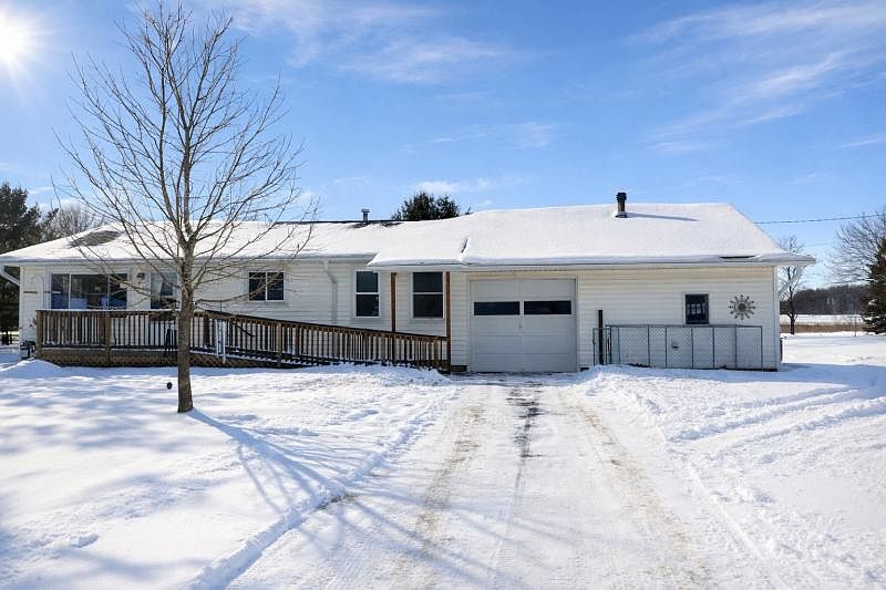 1st image of 1733 Colwood Rd