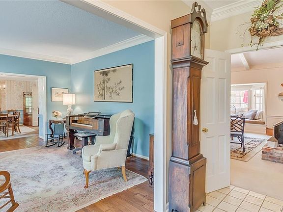5th image of 2162 Bowen Dr