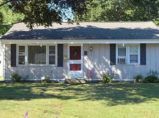 7 Rutherford Ct, Warwick, RI 02886