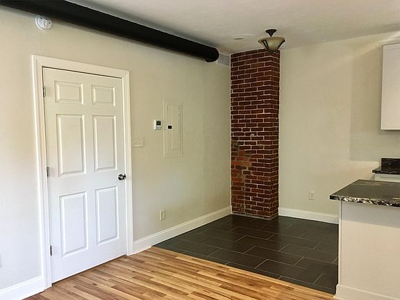 5th image of 4924 Centre Ave #12