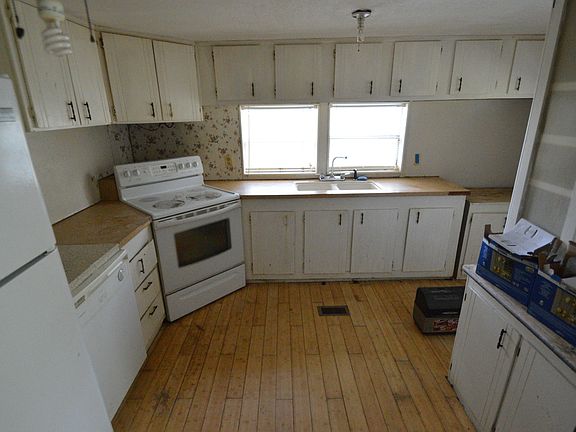 3rd image of 2694 Jefferson St