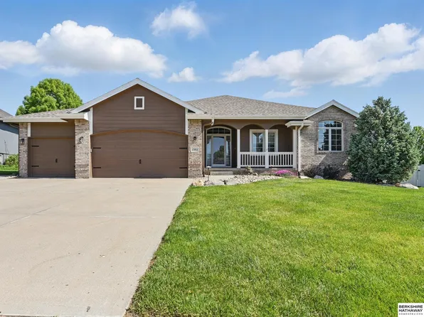 17012 Bohling Dr, Omaha, NE 68136