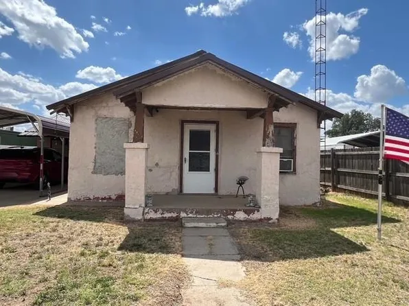 716 Oatis Ave, Dalhart, TX 79022