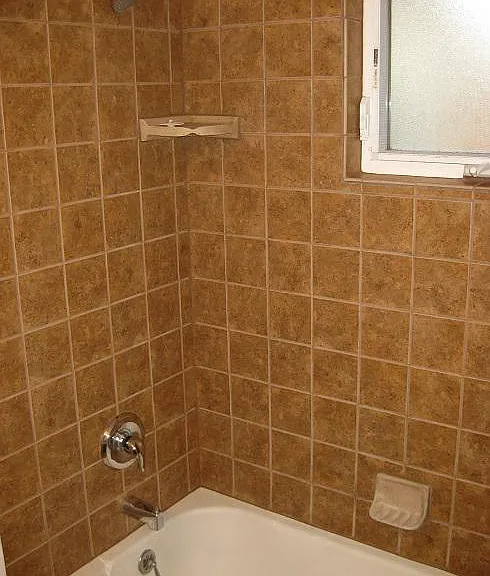 937 E Halliday St — Photo 12