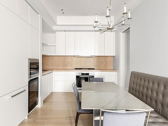 4th image of 404 Park Ave S APT 14A