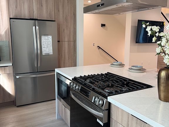 4th image of 4152 Cahuenga Blvd #8