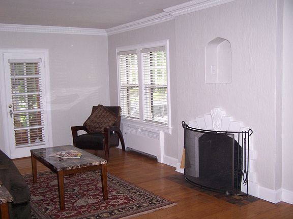 3rd image of 6723 Oak St
