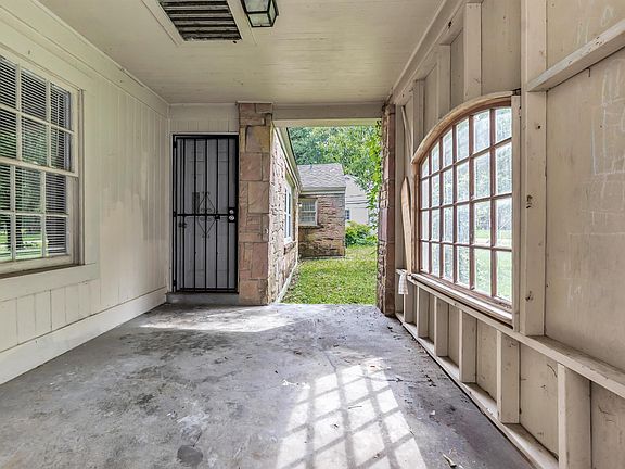 3rd image of 3203 W Shirley Cir