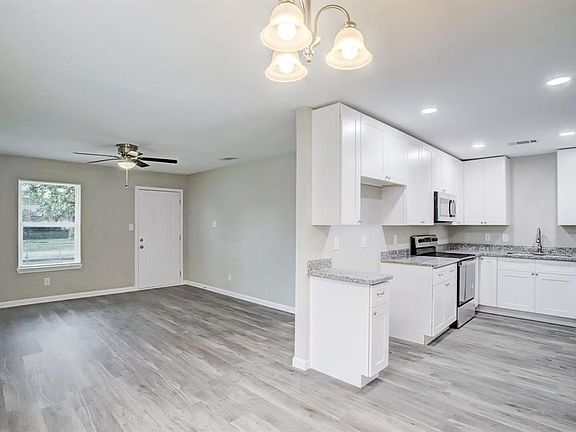 5th image of 5002 Doulton Dr