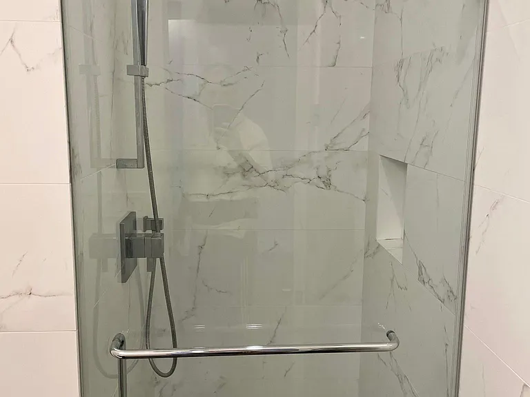 shower with 2 shower heads