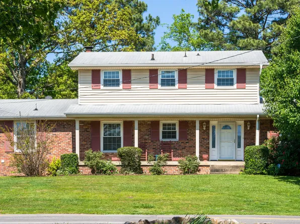 2634 Edge O Lake Dr, Nashville, TN 37217