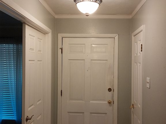 2nd image of 2342 Larchmont Dr