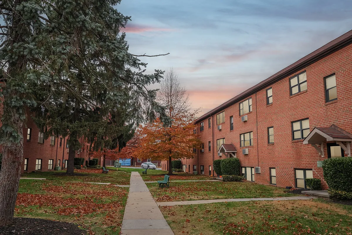 Building Photo - Springfield Green Apartments