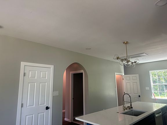5th image of 111 W Mississippi St