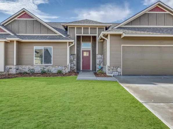 429 E Karla Ave, Haysville, KS 67060