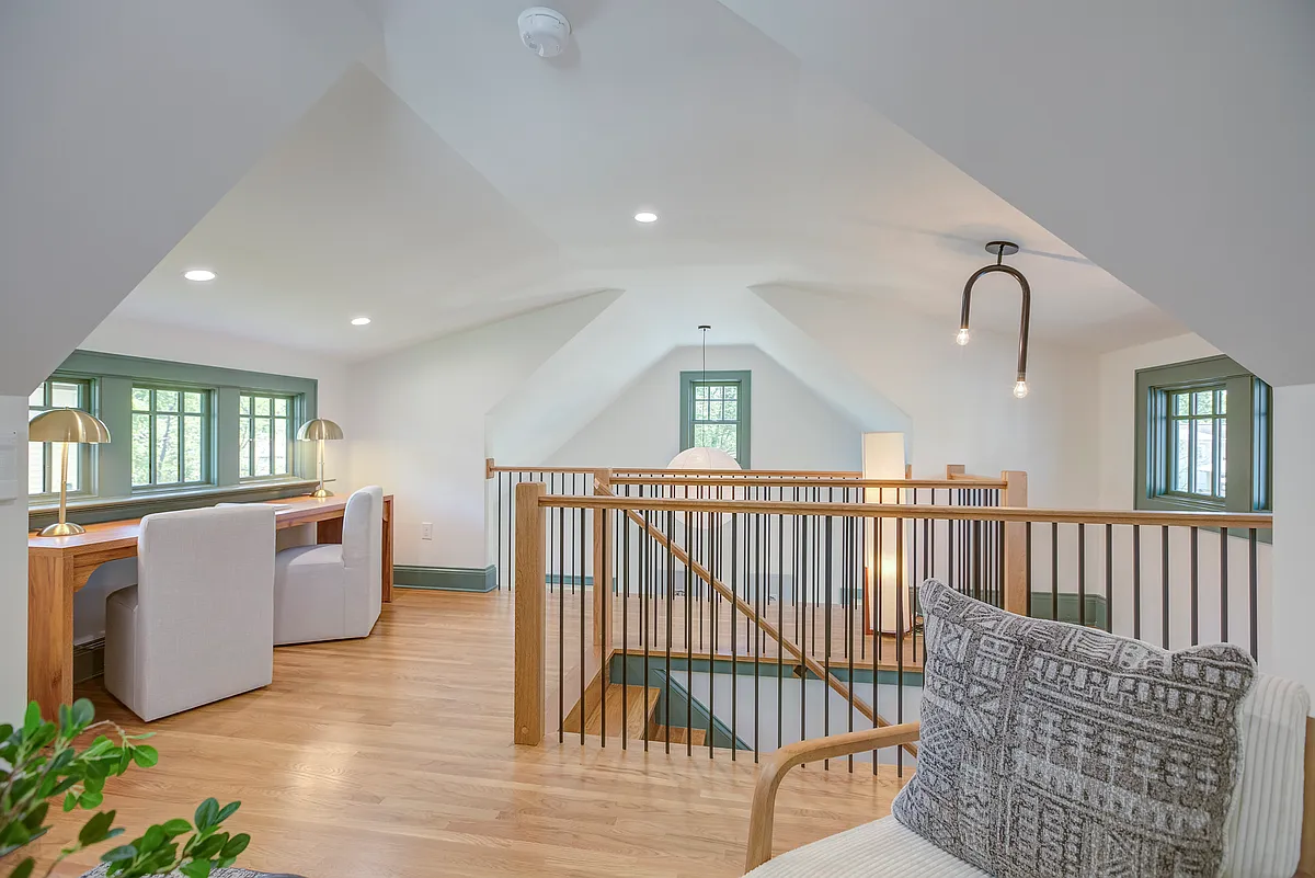 Building Photo - 431 W Park Ave #1