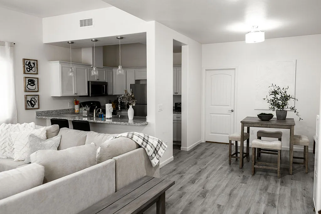 3 bed, 1490 sqft, $1,950 — Photo 3