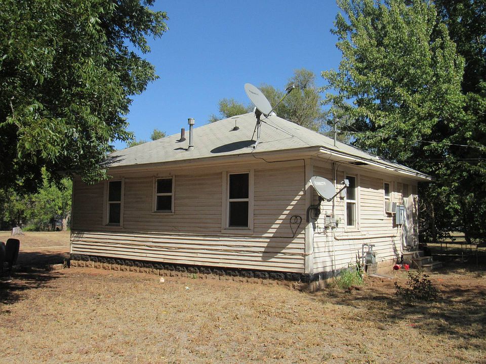 2nd image of 305 E Indiana Ave