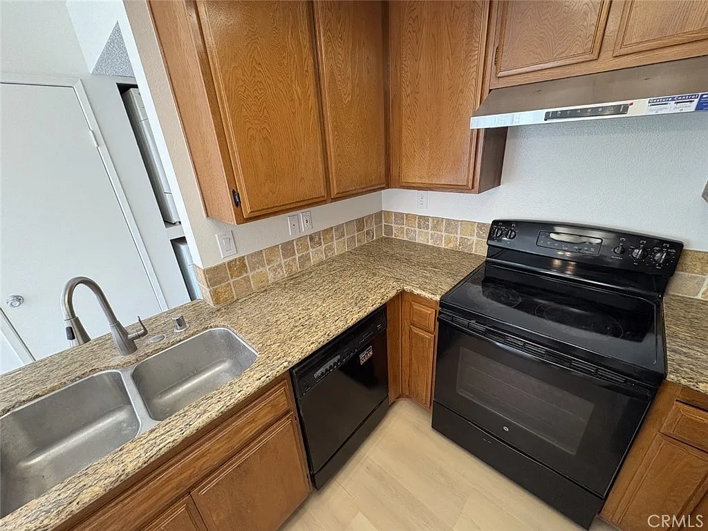 2 bed, 894 sqft, $2,950 — Photo 4